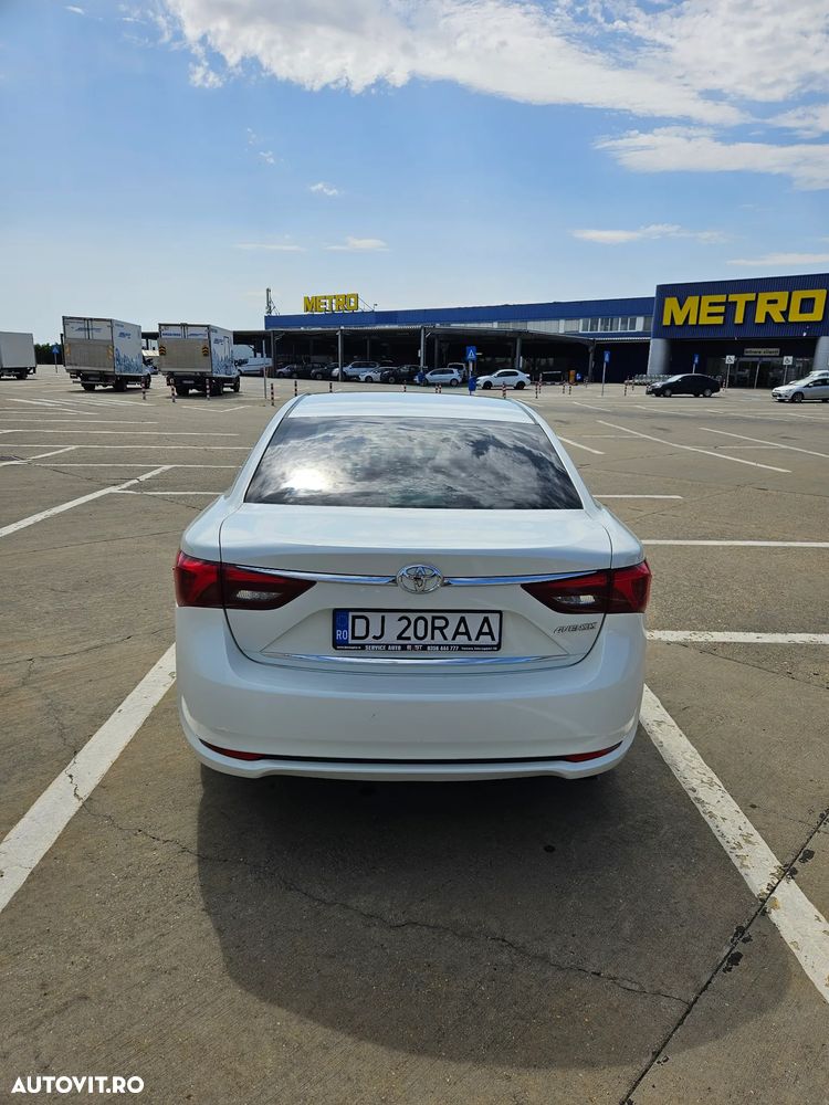 Toyota Avensis 2.0 D-4D Executive Terracotta - 4