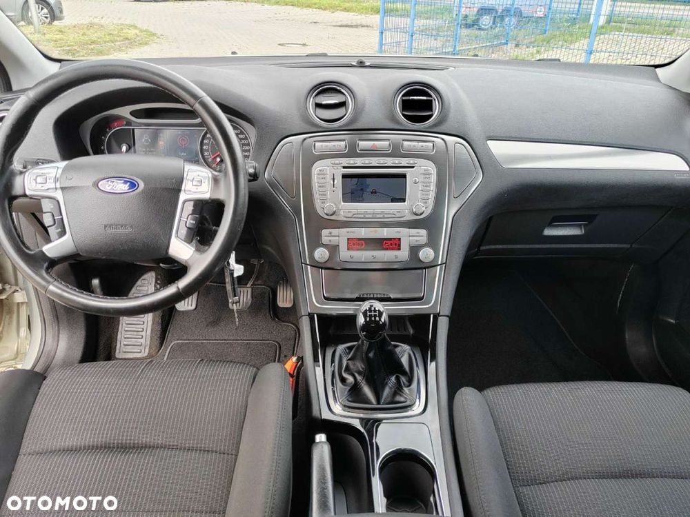 Ford Mondeo - 13
