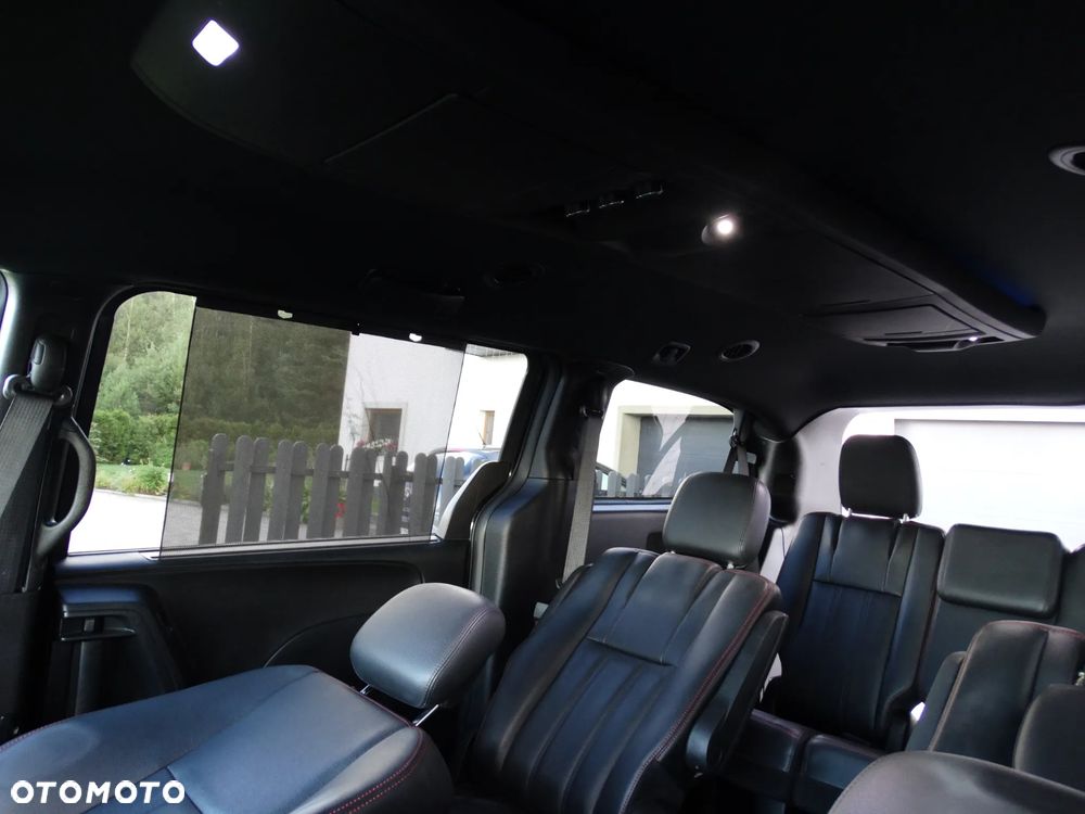 Dodge Grand Caravan 3.6 R/T - 30
