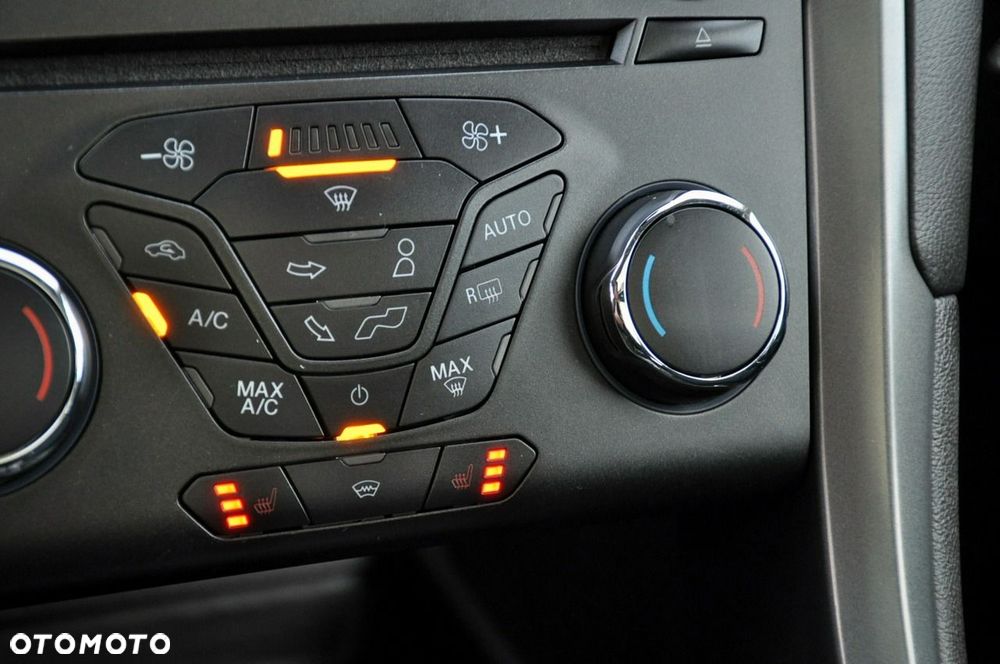 Ford Mondeo - 33