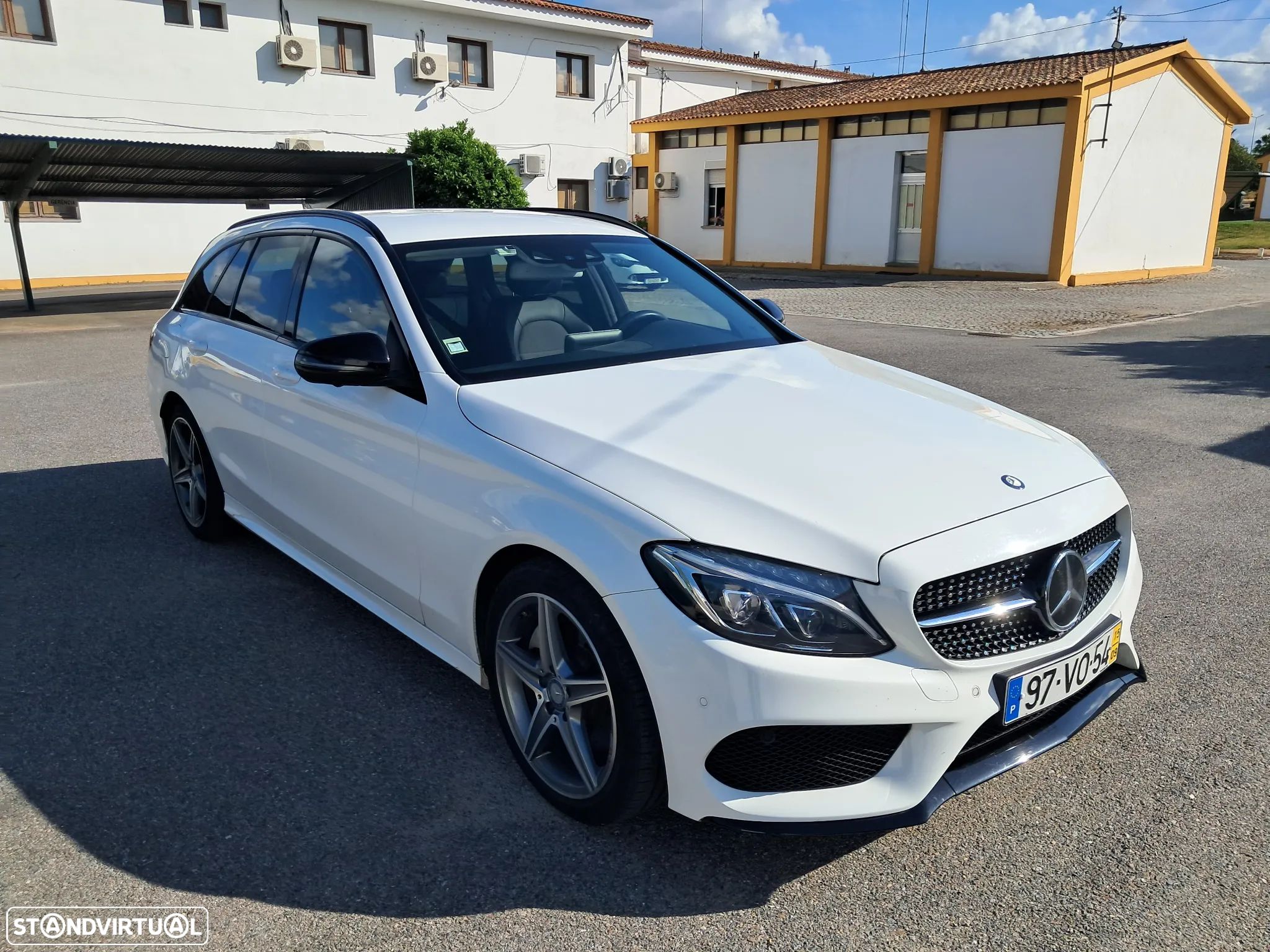 Mercedes-Benz C 300 BlueTEC Hybrid AMG Line - 1