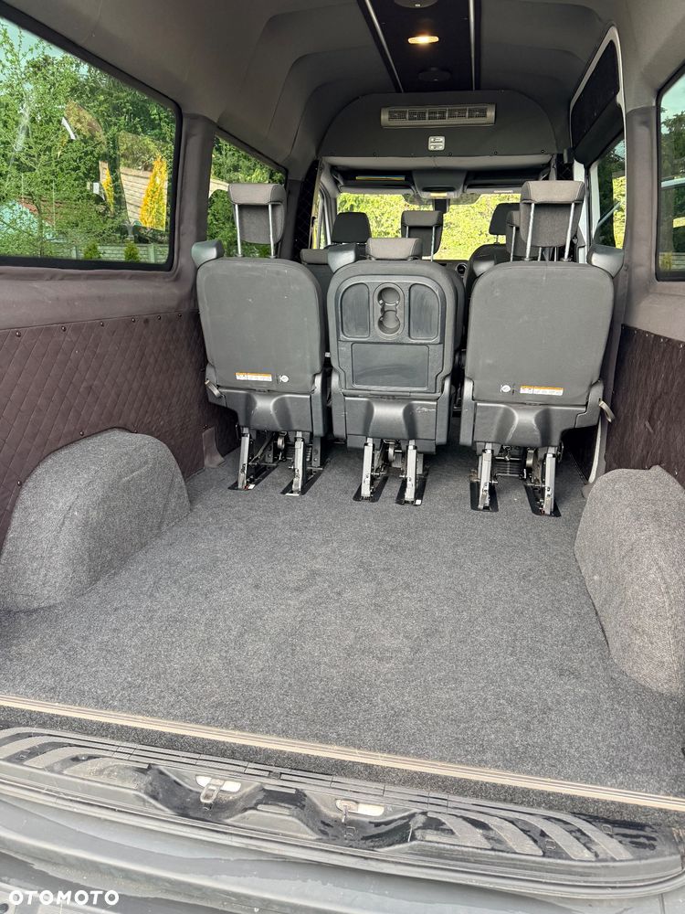 Mercedes-Benz Sprinter - 9