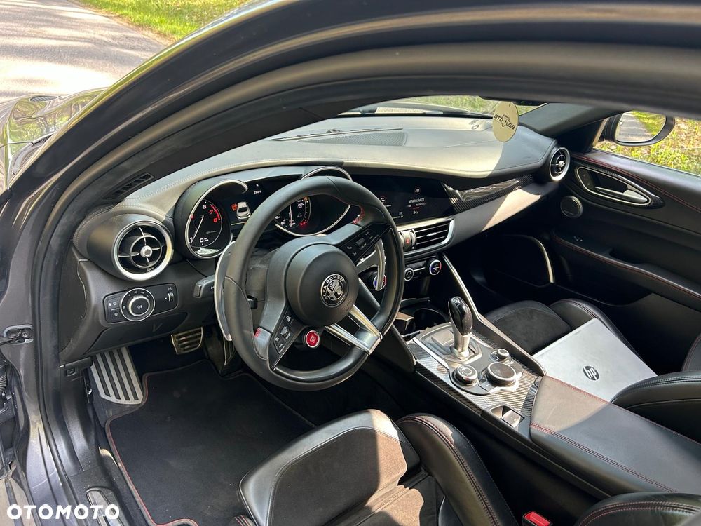 Alfa Romeo Giulia 2.9 V6 Bi-Turbo AT8 Quadrifoglio - 22