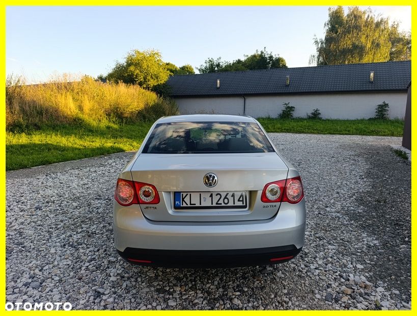Volkswagen Jetta 2.0 TDI Comfortline - 6