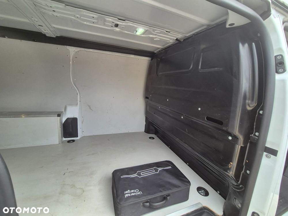 Opel Vivaro / Expert / Scudo / Jumpy / Proace - 12