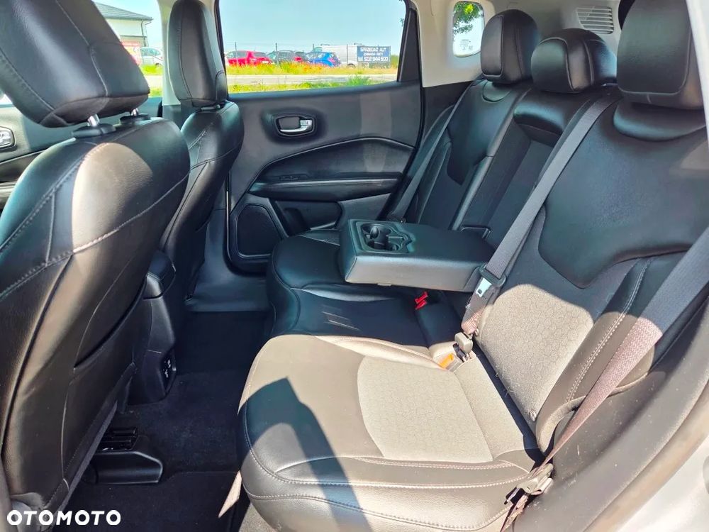 Jeep Compass 1.4 MultiAir Longitude - 28
