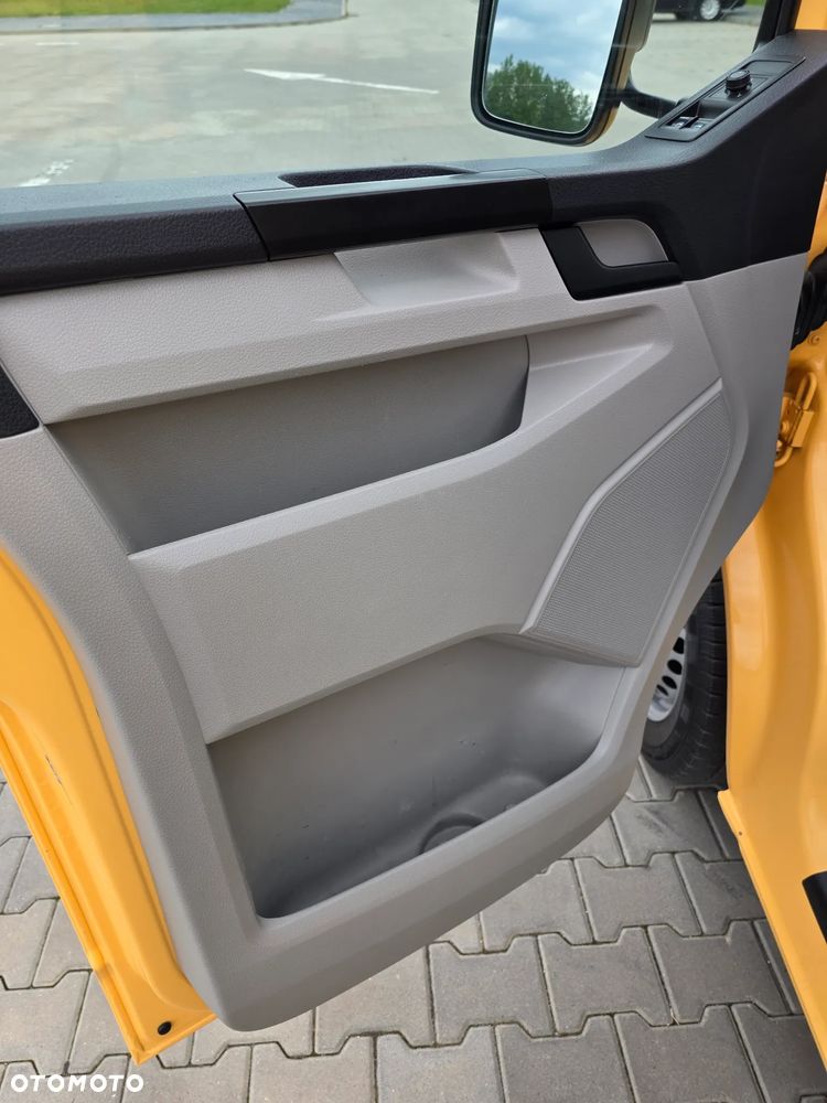 Volkswagen Transporter - 7