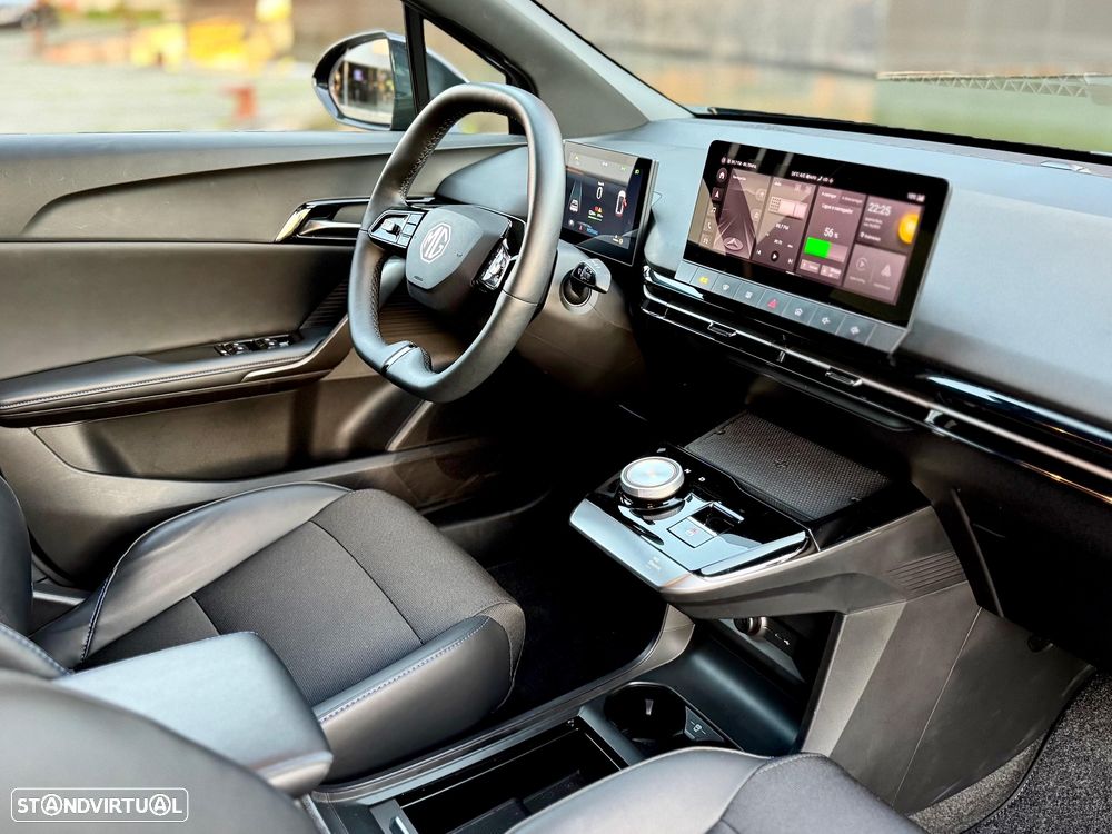 MG MG4 64 kWh Luxury - 6