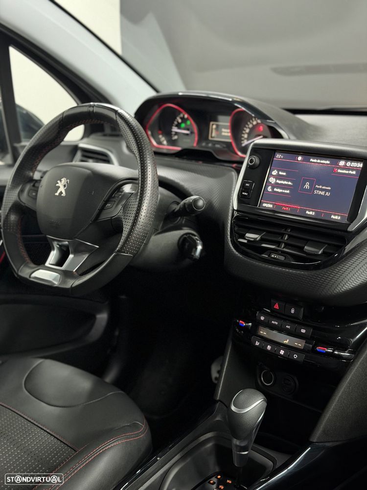 Peugeot 2008 1.2 PureTech GT Line EAT6 - 27