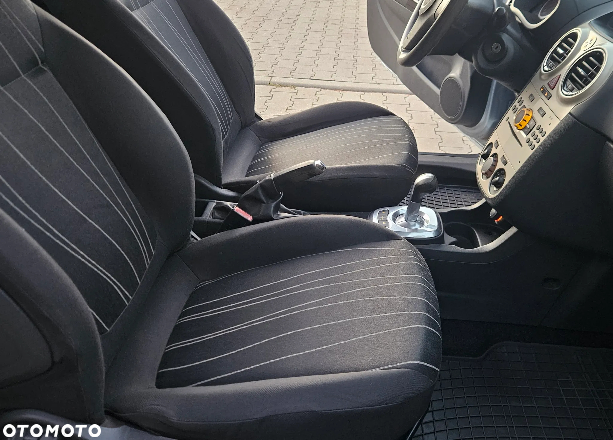 Opel Corsa 1.2 16V Enjoy Easytronic - 5