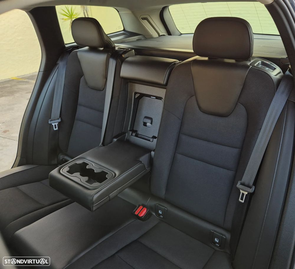 Volvo V60 2.0 D4 Momentum Plus - 18