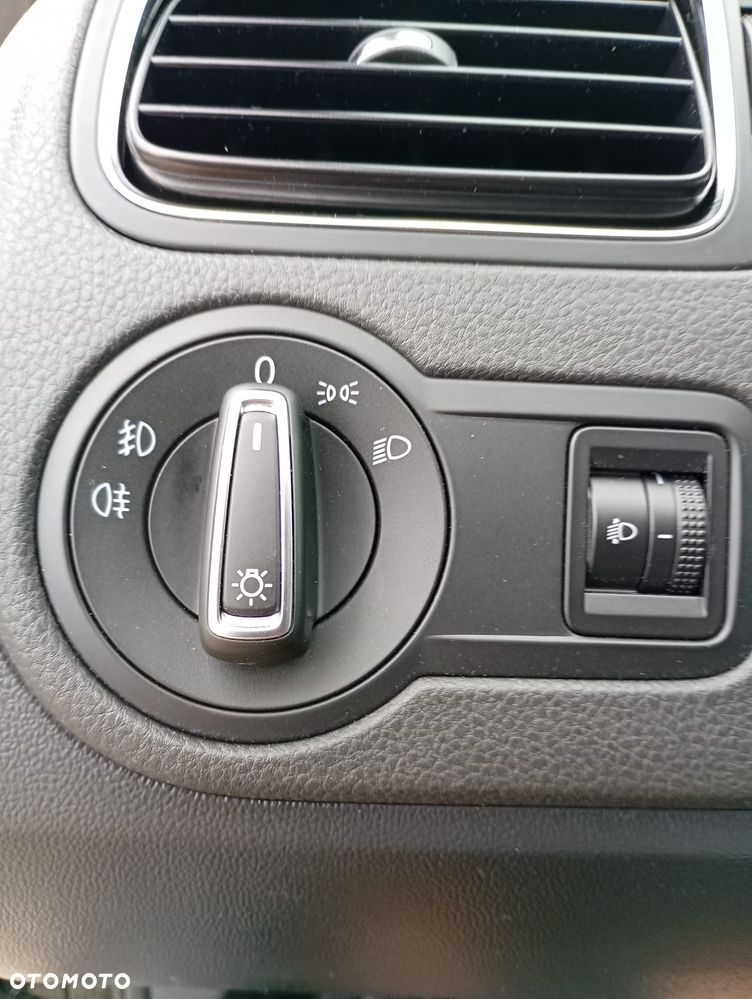 Volkswagen Polo 1.2 TSI Blue Motion Technology Comfortline - 32