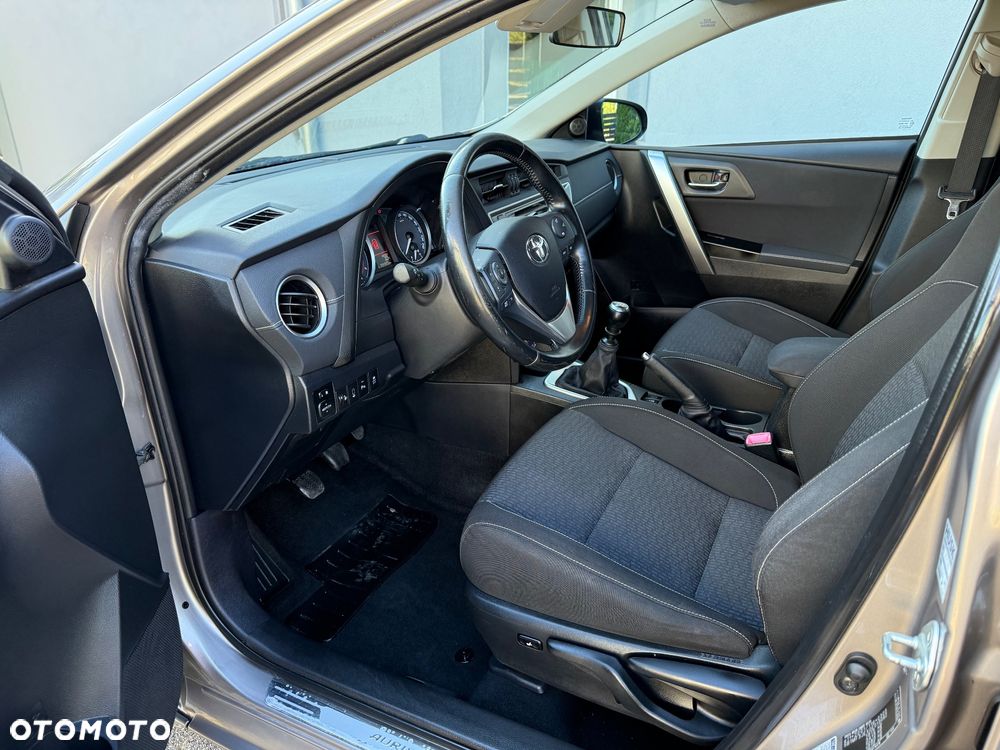 Toyota Auris 2.0 D-4D Prestige - 6