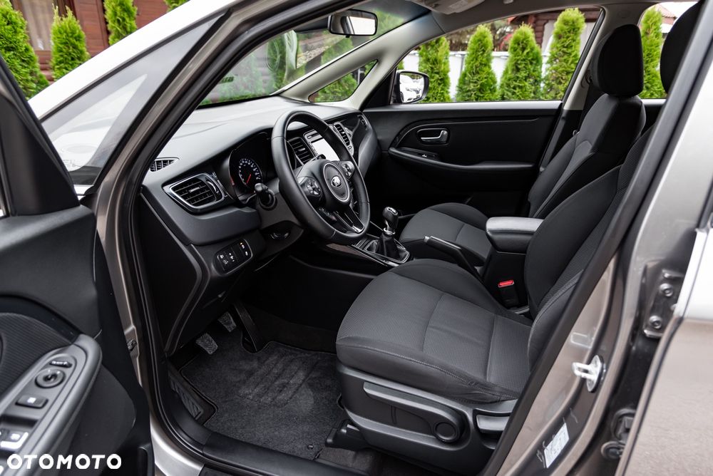 Kia Carens 1.7 CRDi M 7os - 17
