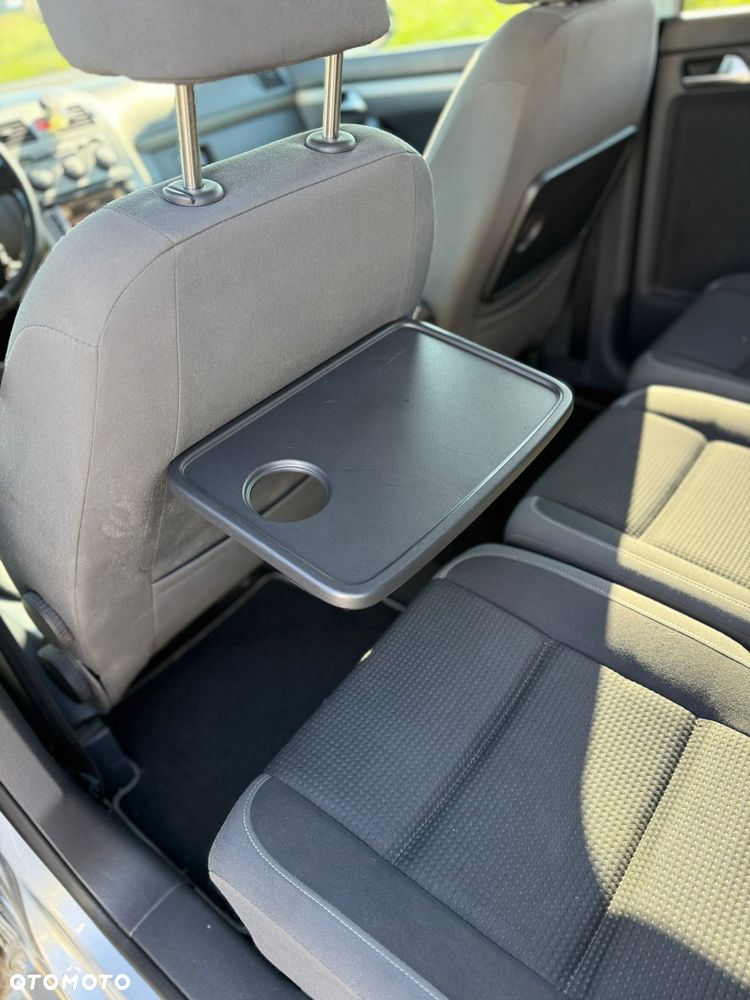 Volkswagen Touran 1.9 TDI DPF BlueMot Conceptline - 11