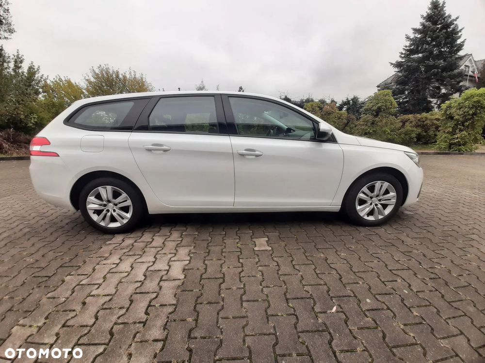 Peugeot 308 BlueHDi 130 EAT8 Allure Pack - 4