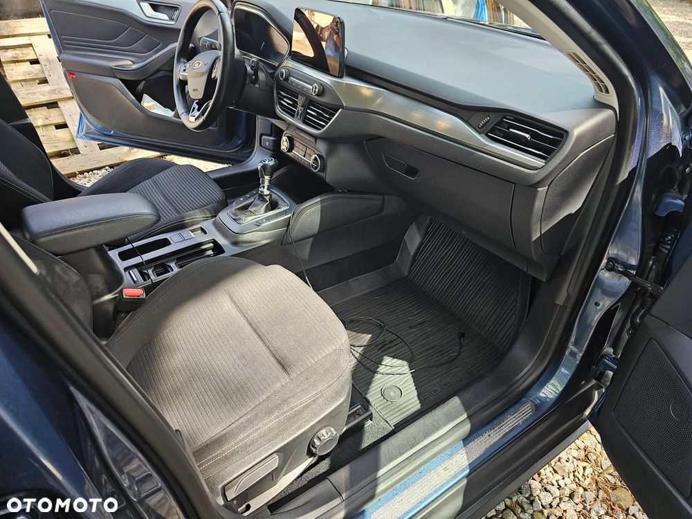 Ford Focus 1.0 EcoBoost Titanium - 12