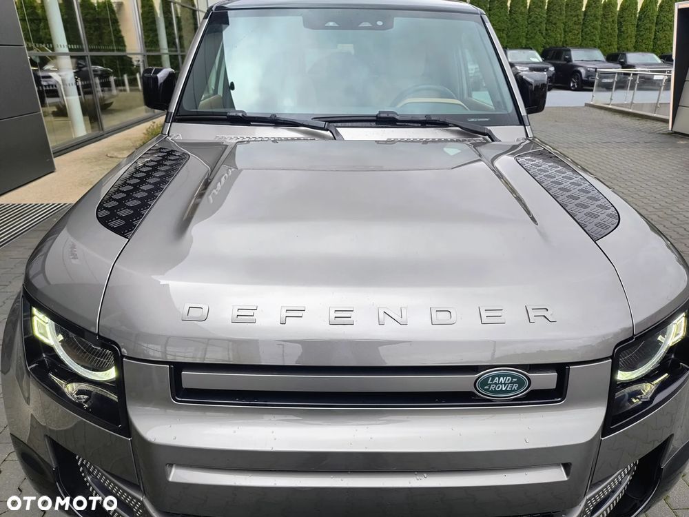 Land Rover Defender - 11