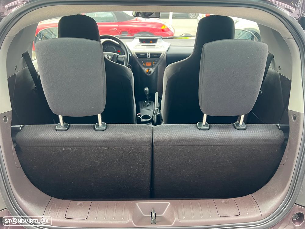 Toyota iQ 1.0 VVT-i 2 MultiDrive EP - 16