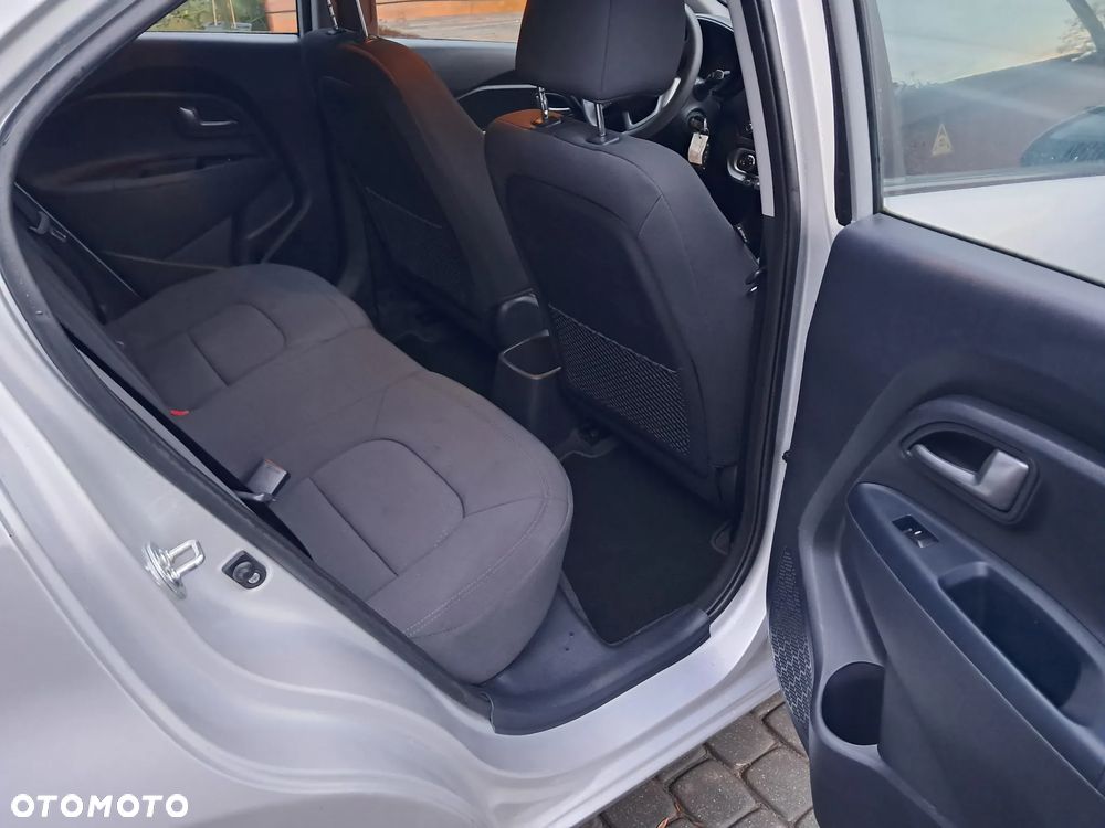 Kia Rio 1.4 Dream Team Edition - 10