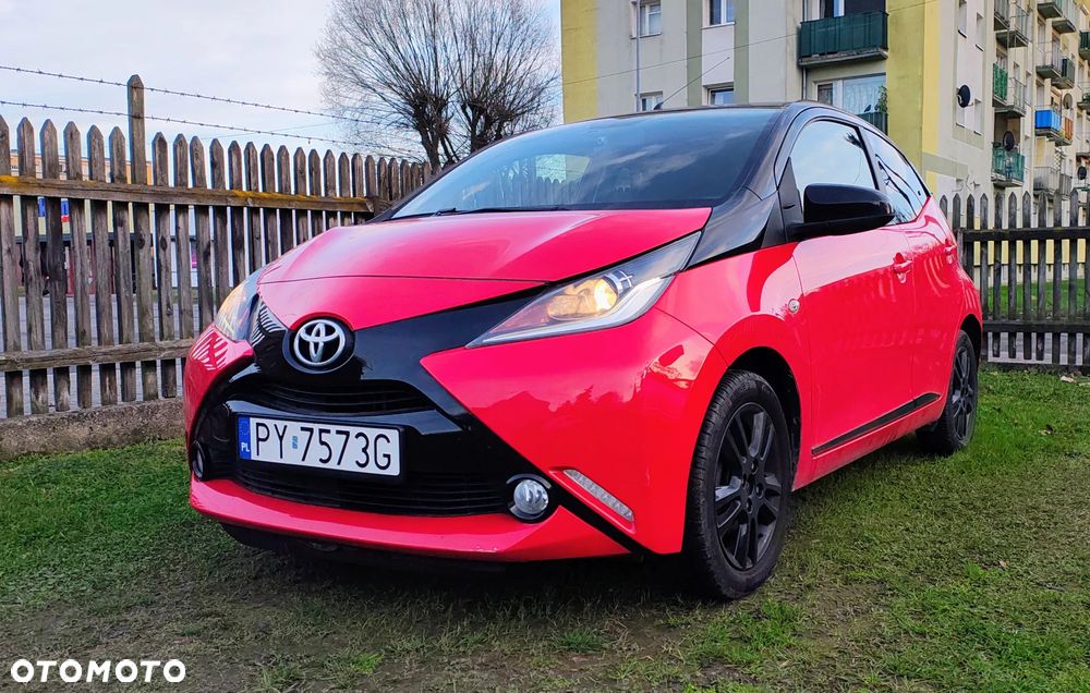 Toyota Aygo 1.0 VVT-i Color Edition - 1