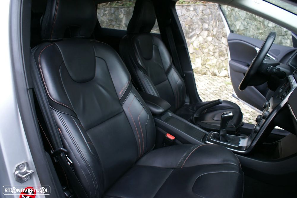 Volvo V40 2.0 D3 VOR - 23