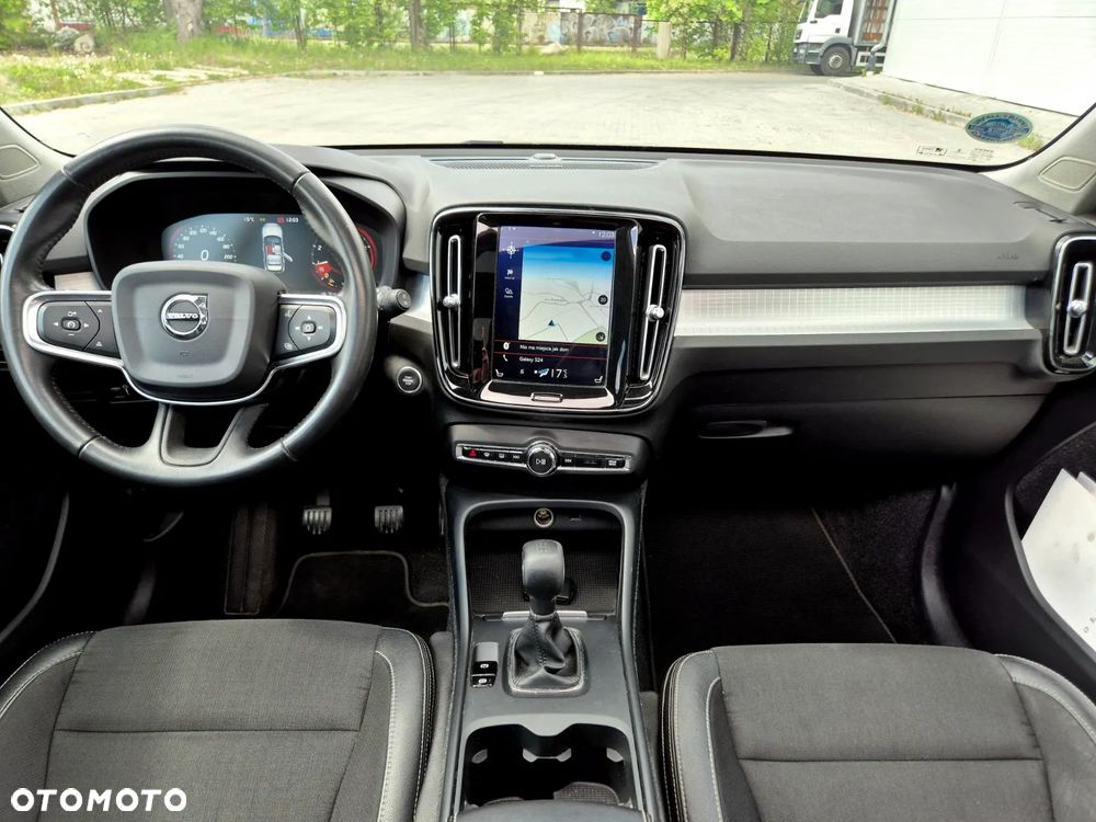Volvo XC 40 T3 Momentum - 9