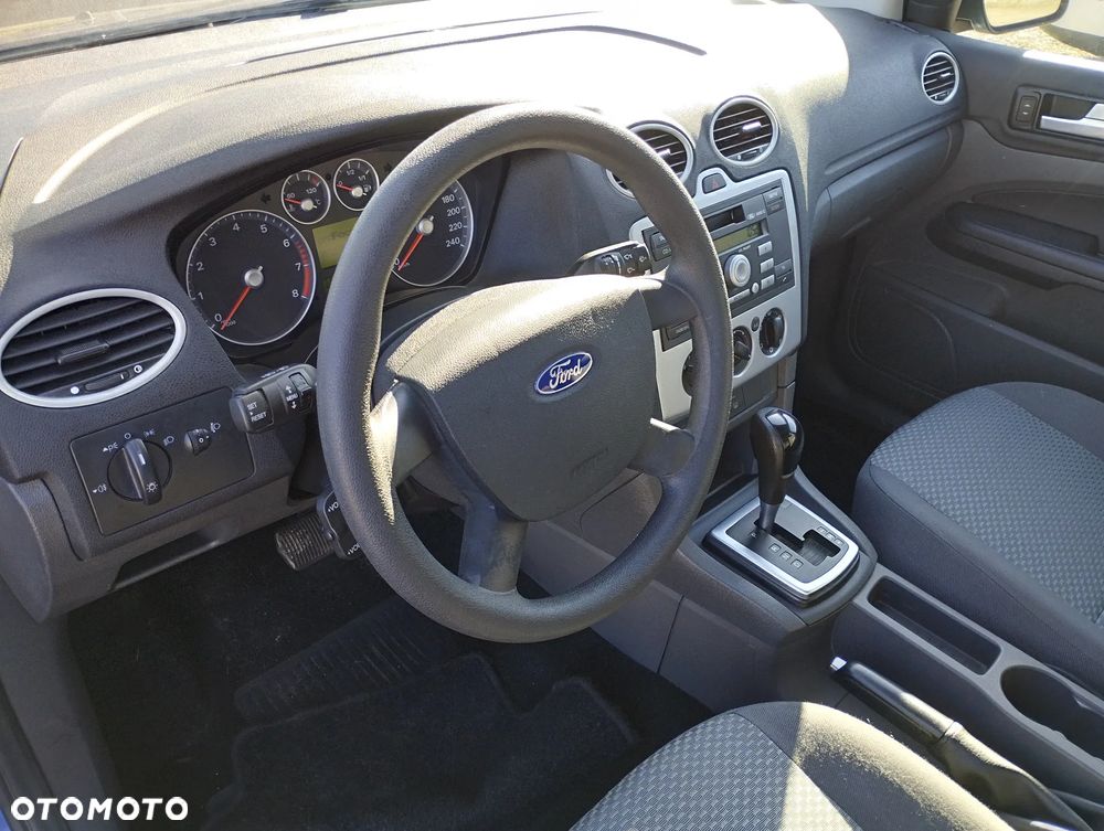 Ford Focus 1.6 16V Fun X - 17