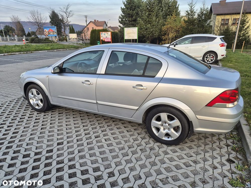 Opel Astra 1.6 Enjoy - 4