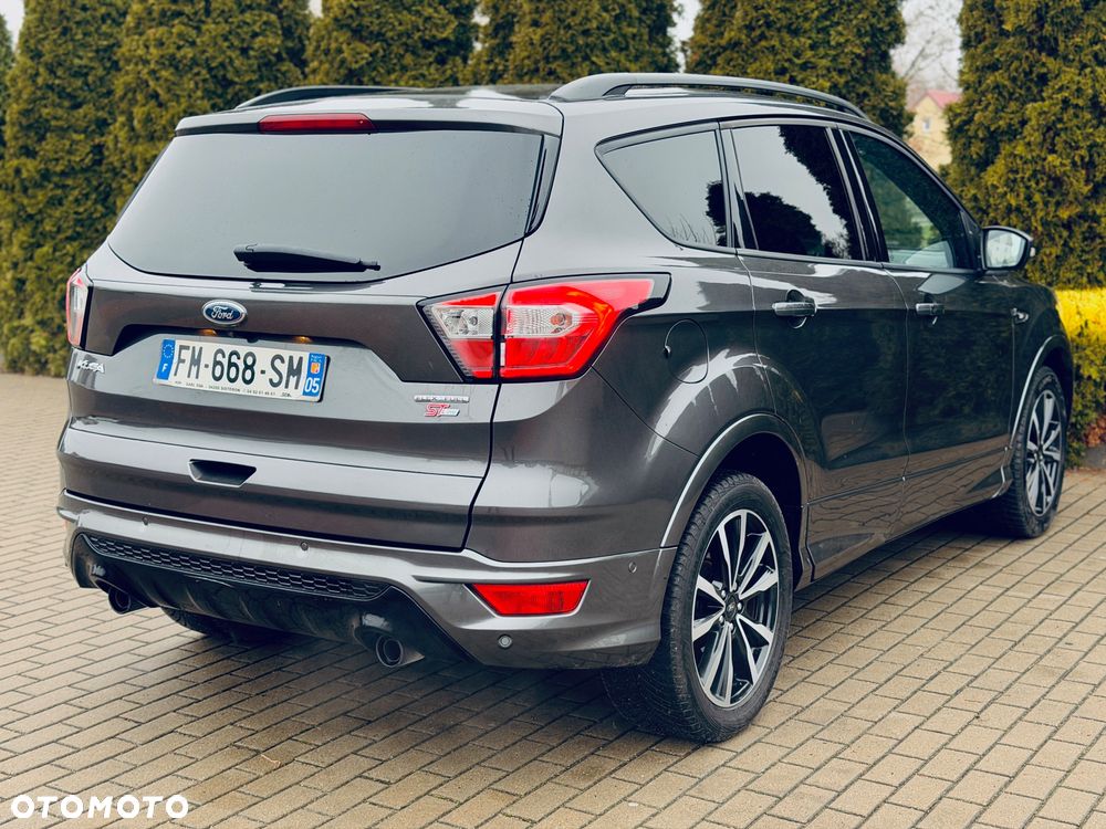 Ford Kuga 1.5 EcoBoost 2x4 ST-Line - 4