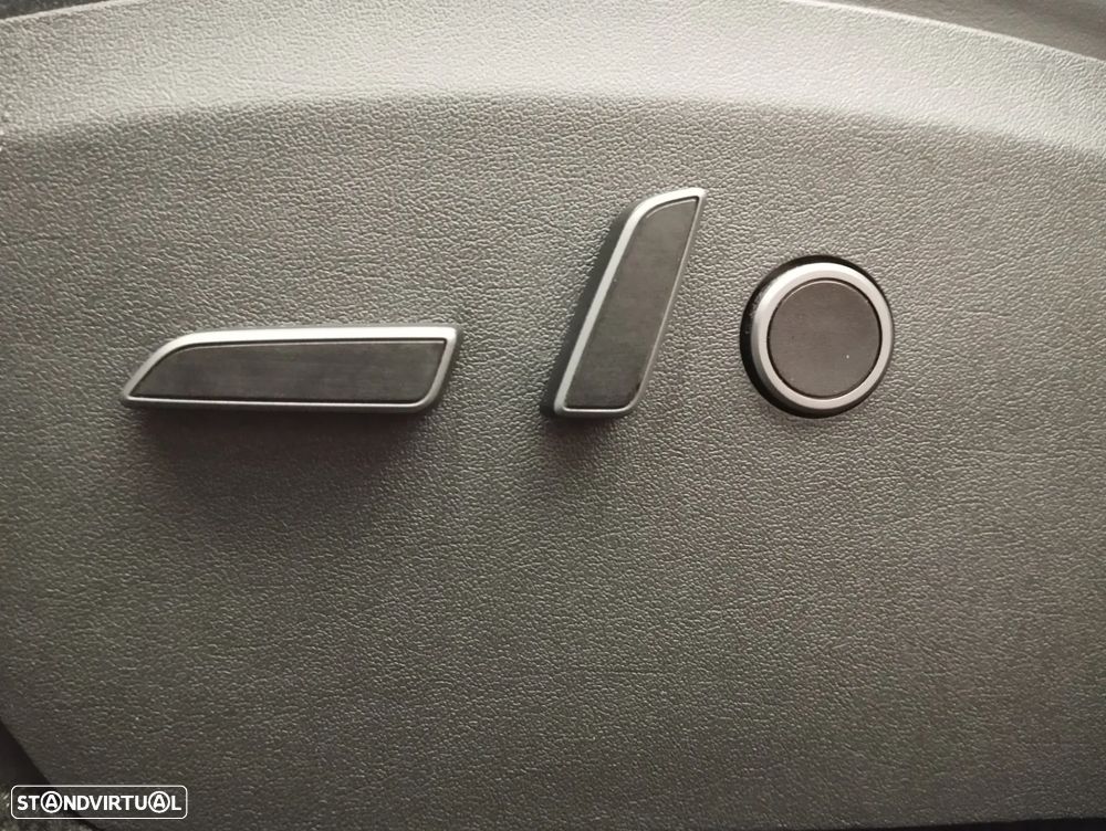 Tesla Model Y Long Range Tração Integral - 16