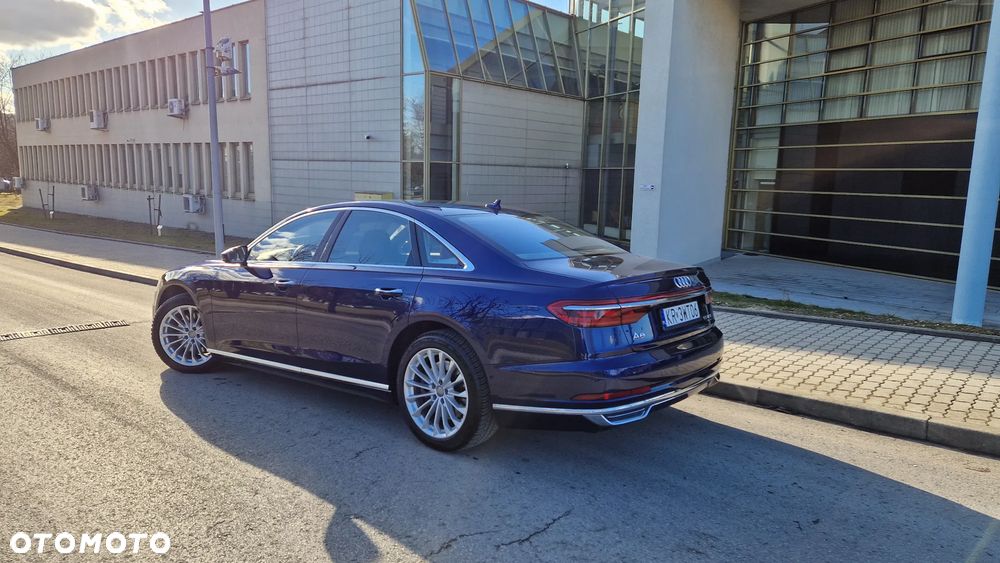 Audi A8 - 4