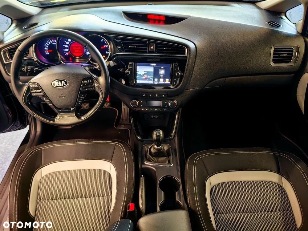 Kia Ceed Cee'd 1.6 GDI L Business Line - 9