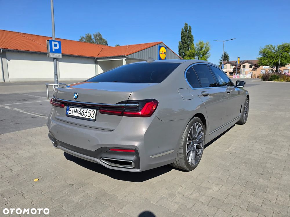 BMW Seria 7 740d xDrive mHEV - 3
