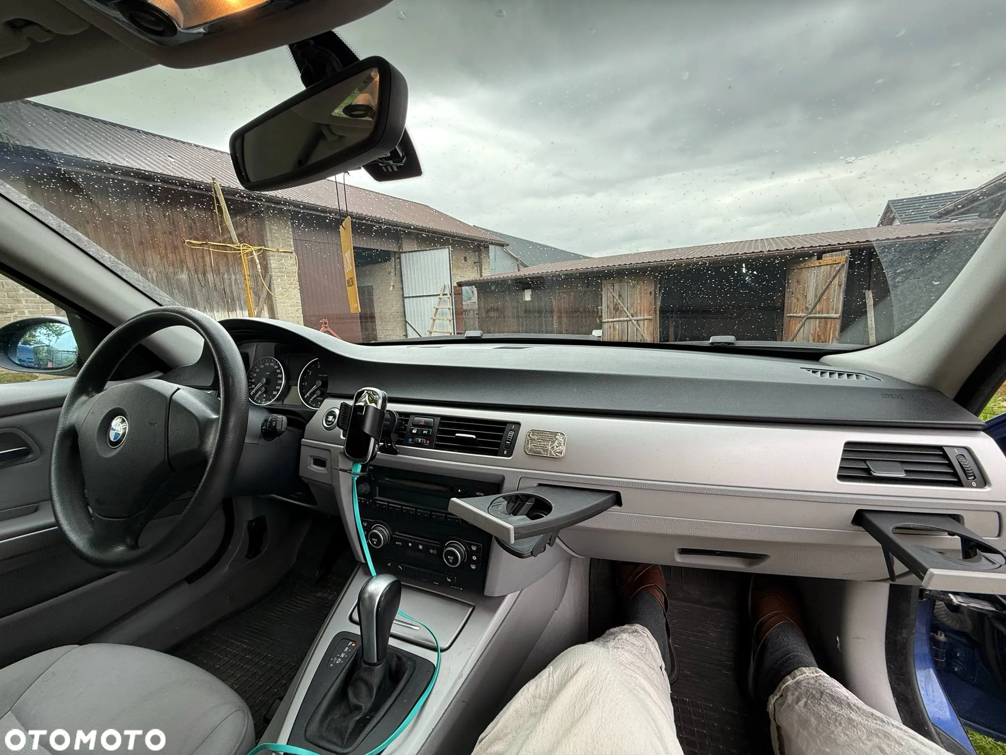 BMW Seria 3 318i Touring - 10