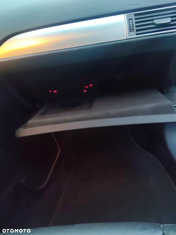 Audi A6 Limousine 2.4 - 32