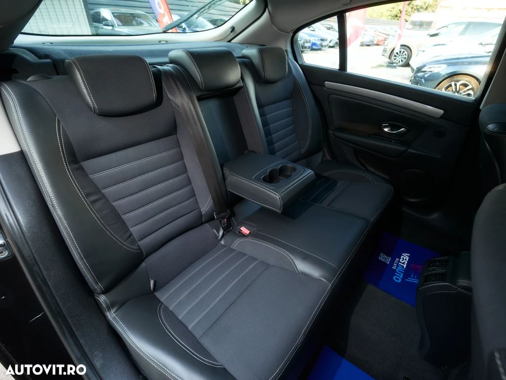 Renault Laguna ENERGY dCi 130 FAP Start-Stop Paris Business - 28