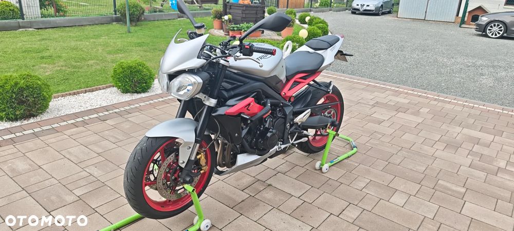 Triumph Street Triple - 17