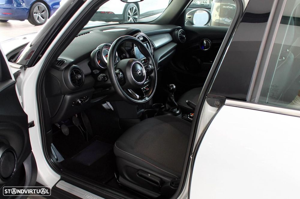 MINI 5 Portas Cooper D - 8