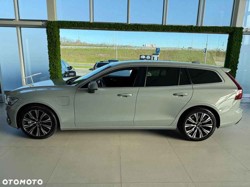 Volvo V60 T6 AWD Plug-In Hybrid Plus Bright - 2