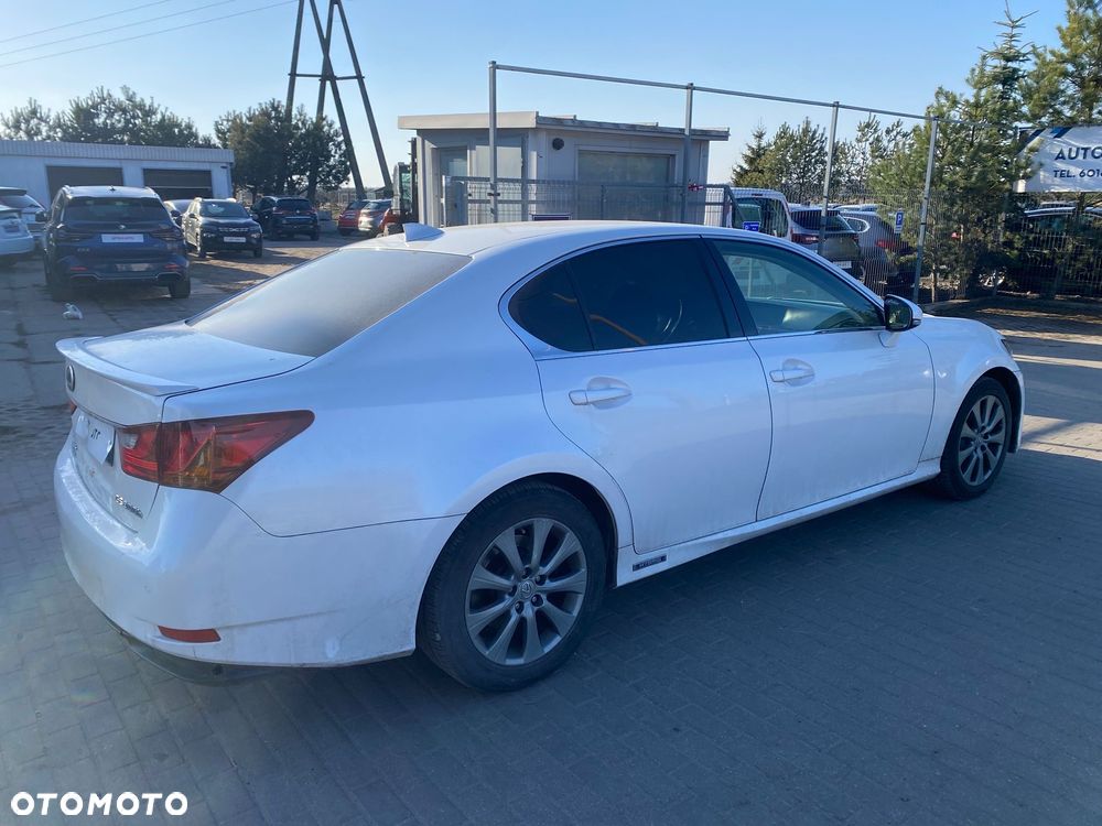 Lexus GS 300h - 4
