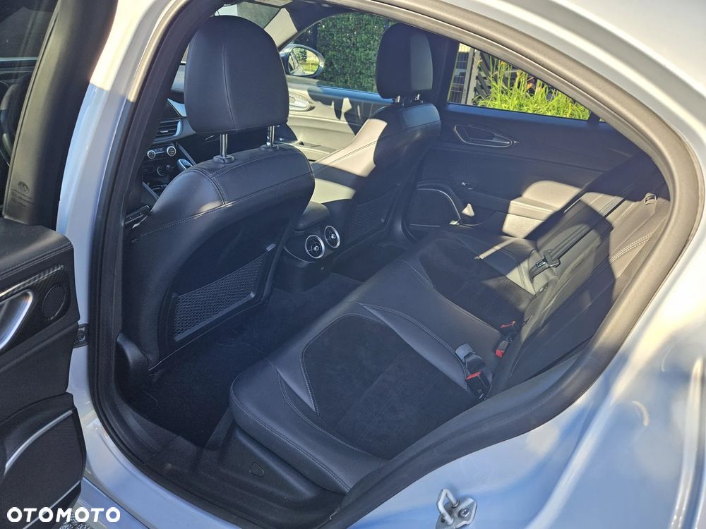 Alfa Romeo Giulia 2.0 Turbo Veloce TI Q4 - 14