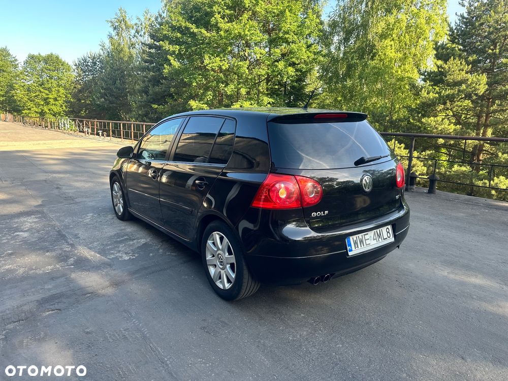 Volkswagen Golf 2.0 TDI DPF GT - 23
