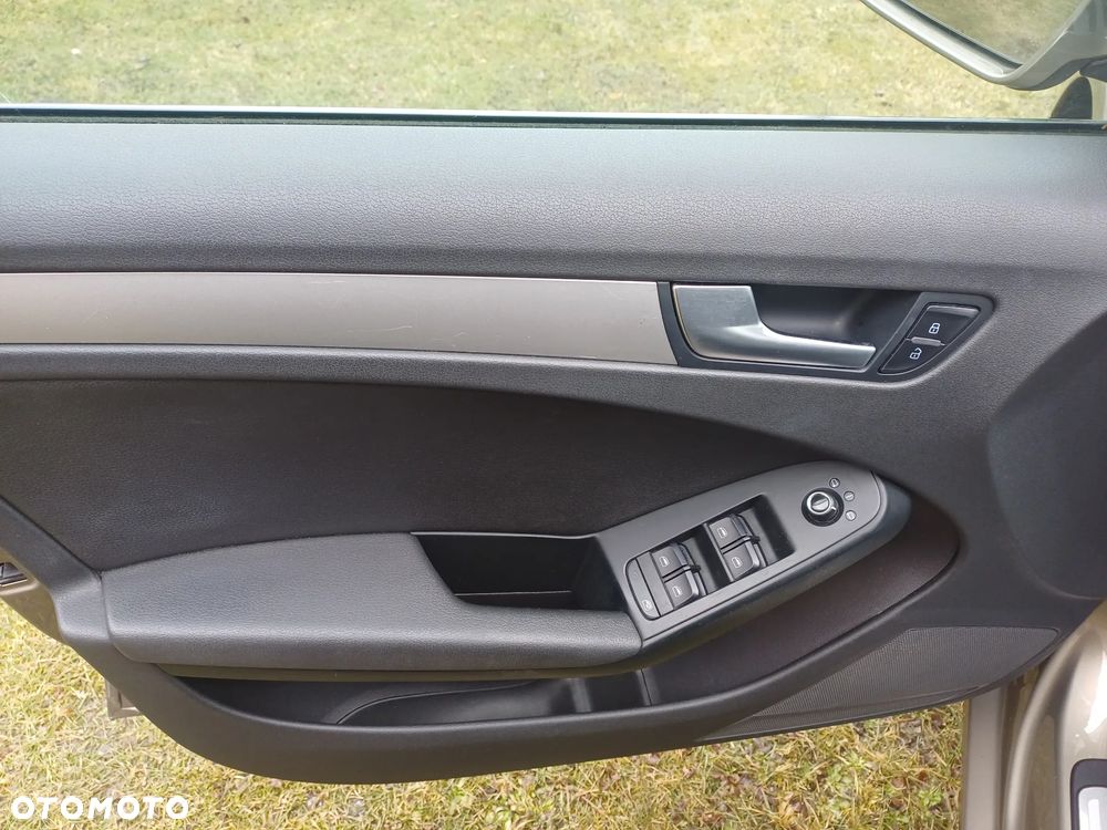 Audi A4 Avant 1.8 TFSI Ambiente - 30