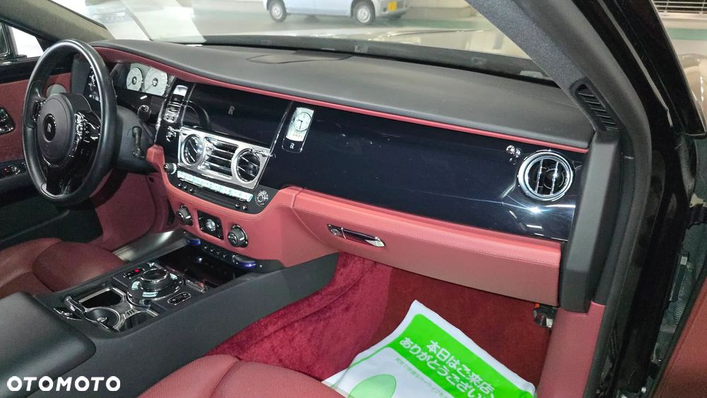 Rolls-Royce Ghost Standard - 10