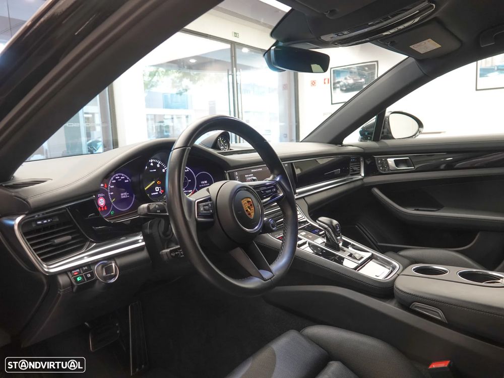 Porsche Panamera Sport Turismo 4 E-Hybrid - 21