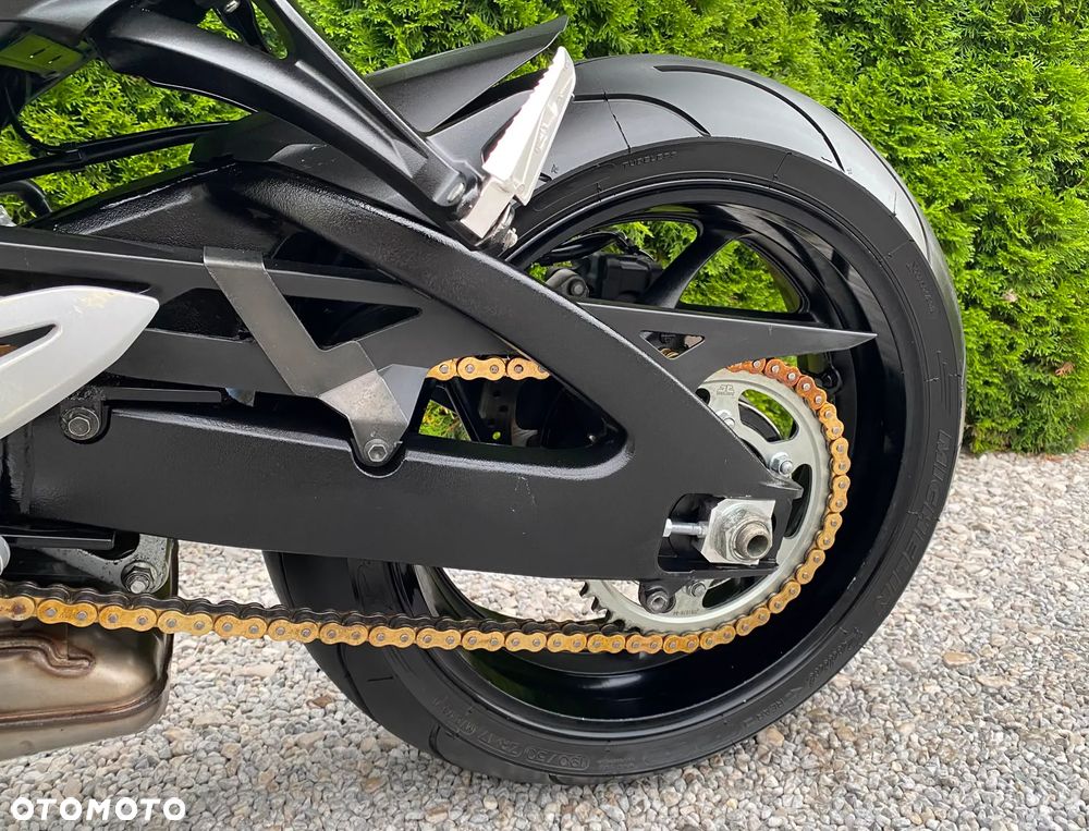 Suzuki GSX - 30