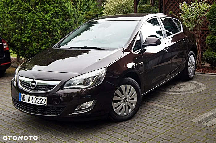 Opel Astra 2.0 CDTI Exklusiv - 11