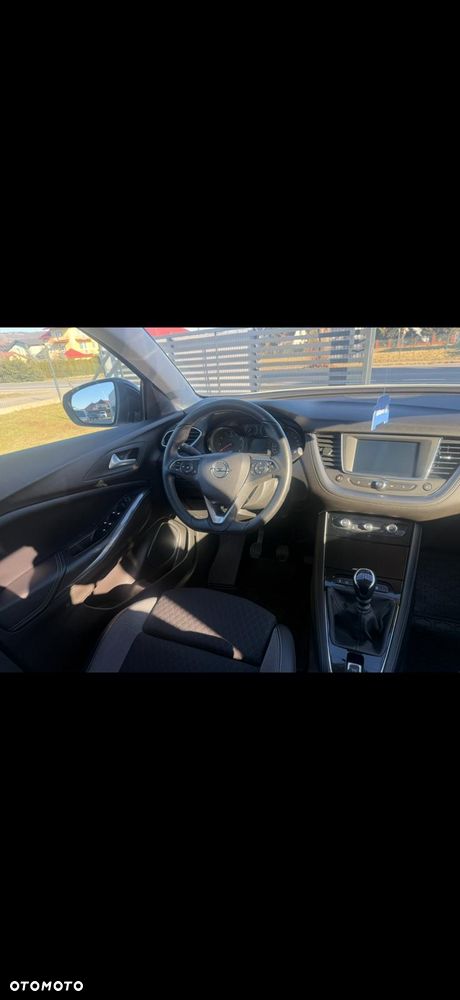 Opel Grandland X 1.2 T GPF Design&Tech S&S - 11