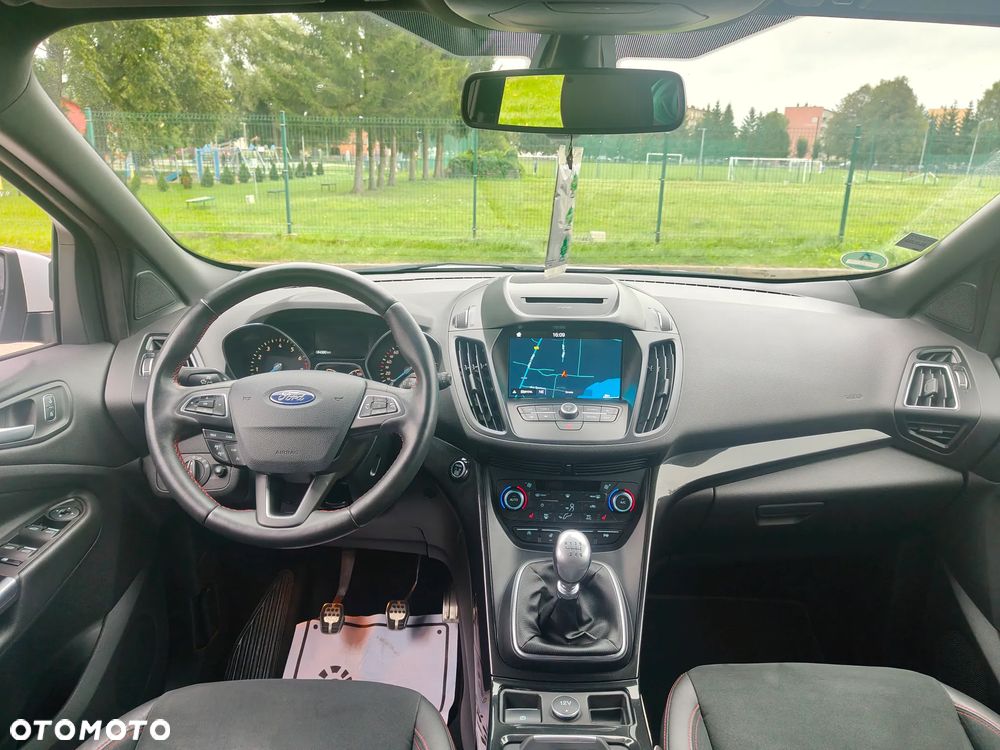 Ford Kuga 1.5 EcoBoost 2x4 ST-Line - 9